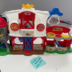 Fisher-Price Little People Farm Playset - Red, White, and Yellow
